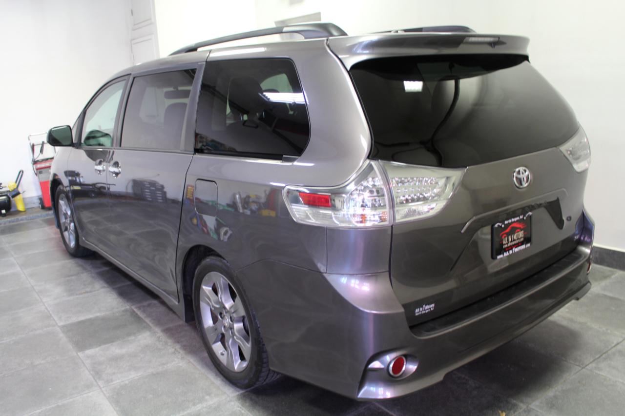Toyota Sienna 5dr 8-Pass Van V6 SE FWD (Natl) 2014