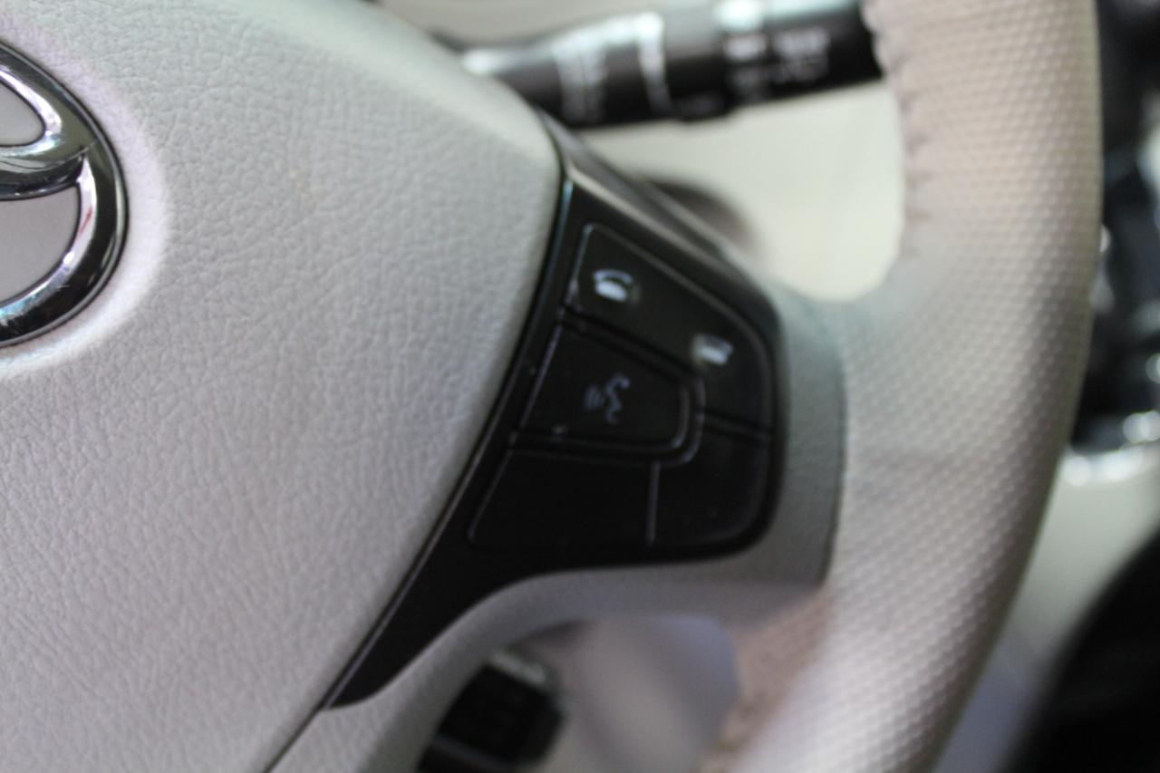 Toyota Sienna 5dr 8-Pass Van V6 SE FWD (Natl) 2014
