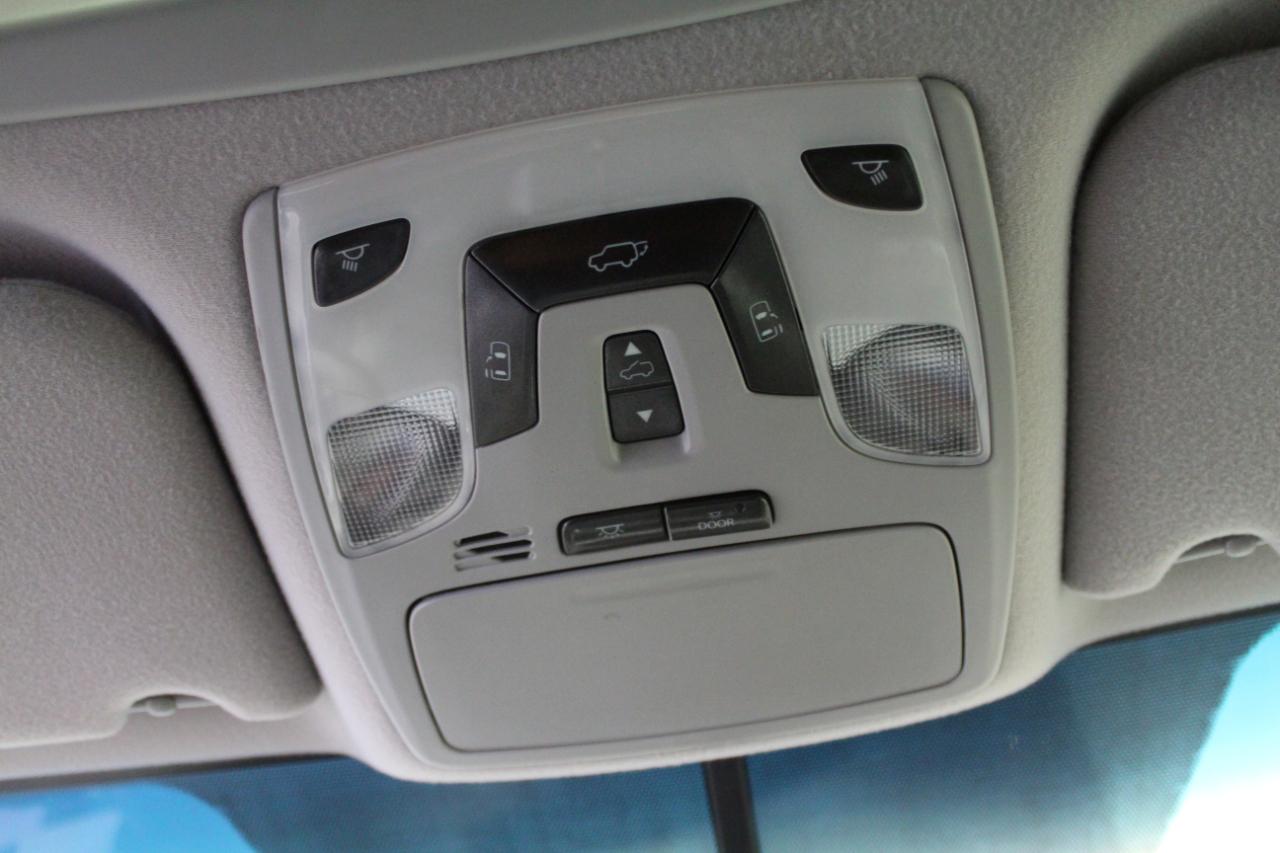 Toyota Sienna 5dr 8-Pass Van V6 SE FWD (Natl) 2014