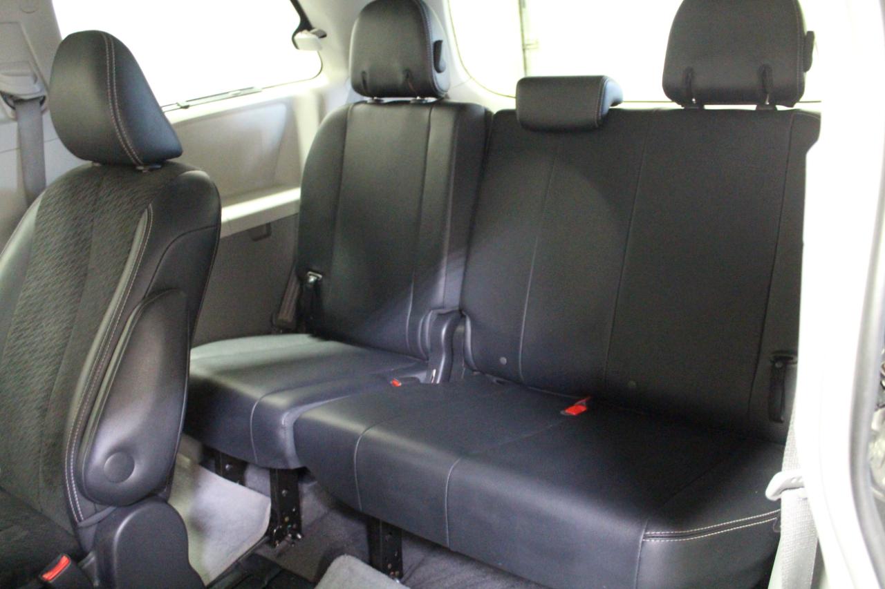 Toyota Sienna 5dr 8-Pass Van V6 SE FWD (Natl) 2014