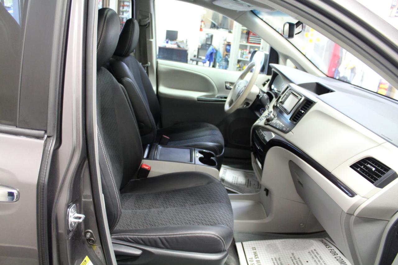 Toyota Sienna 5dr 8-Pass Van V6 SE FWD (Natl) 2014