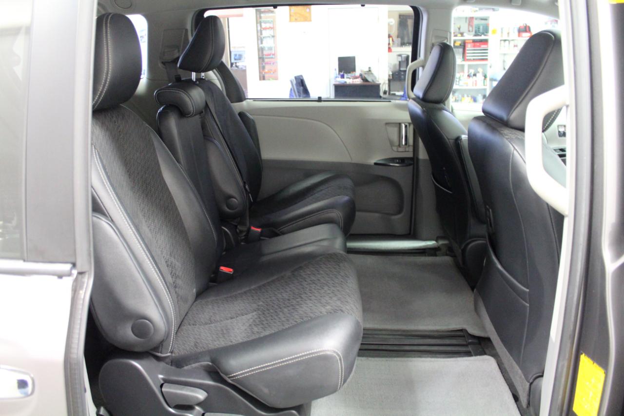 Toyota Sienna 5dr 8-Pass Van V6 SE FWD (Natl) 2014