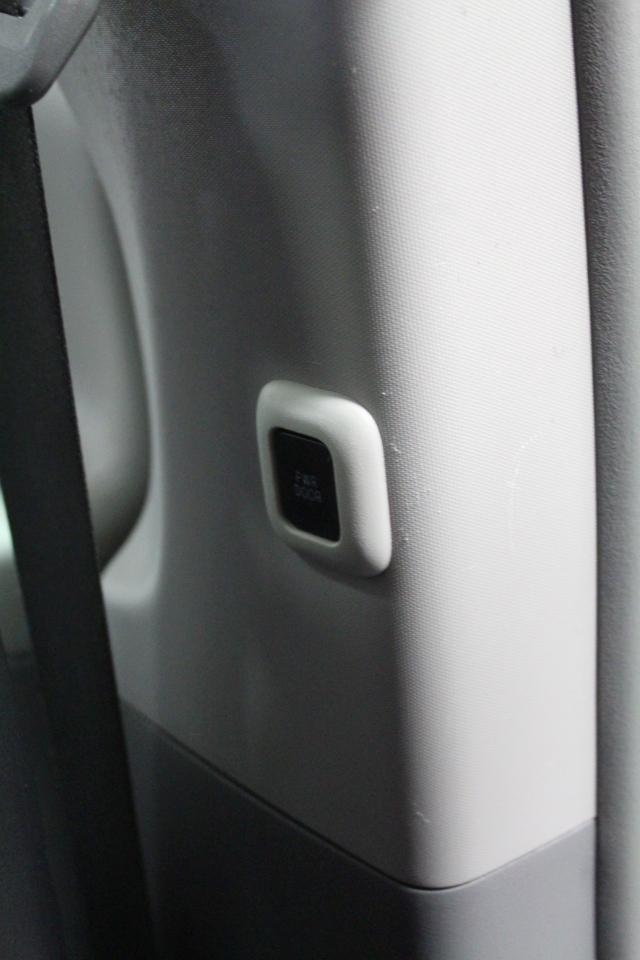 Toyota Sienna 5dr 8-Pass Van V6 SE FWD (Natl) 2014