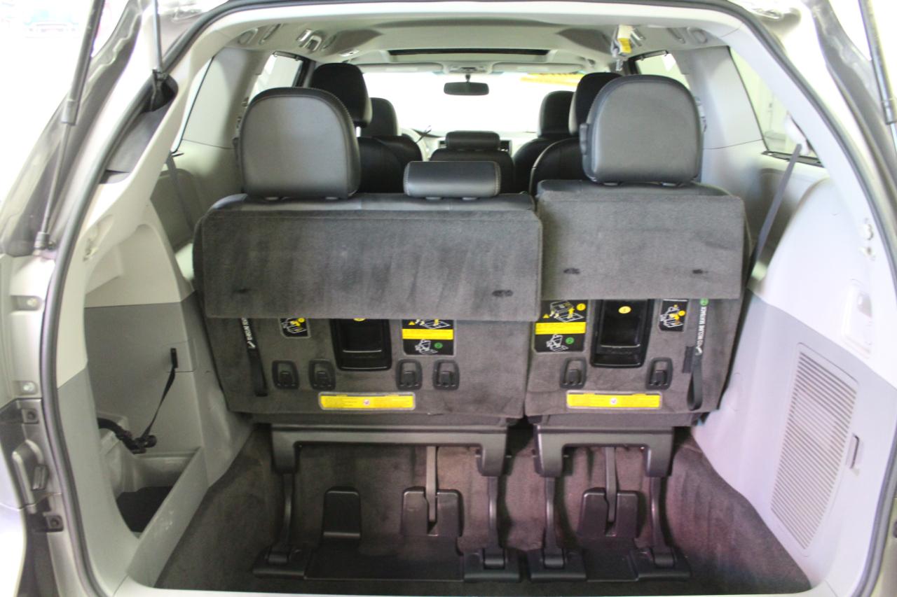 Toyota Sienna 5dr 8-Pass Van V6 SE FWD (Natl) 2014