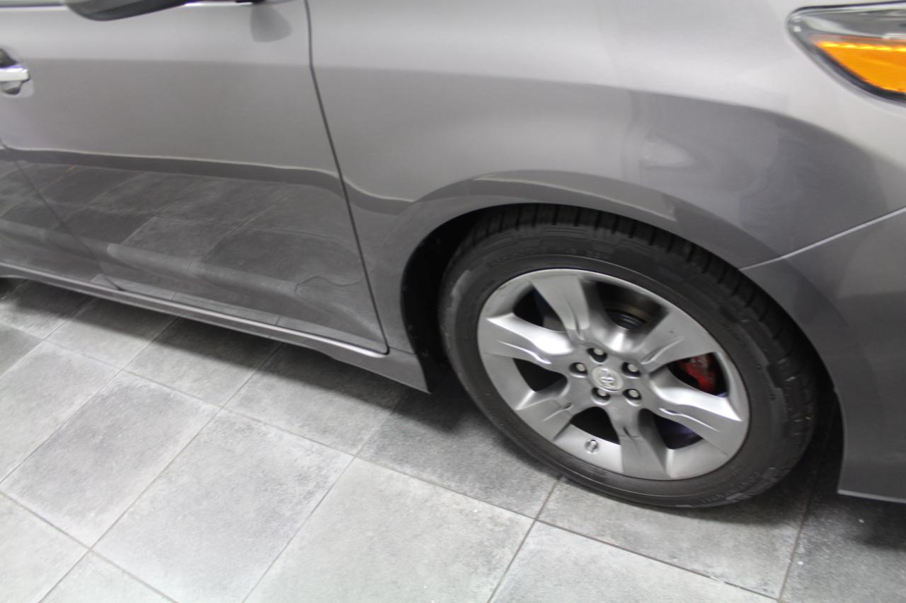 Toyota Sienna 5dr 8-Pass Van V6 SE FWD (Natl) 2014