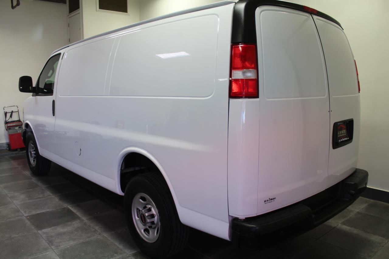 GMC Savana Cargo Van RWD 2500 135" 2022