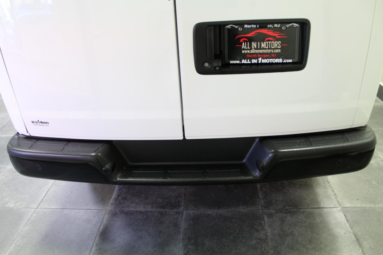 GMC Savana Cargo Van RWD 2500 135" 2022