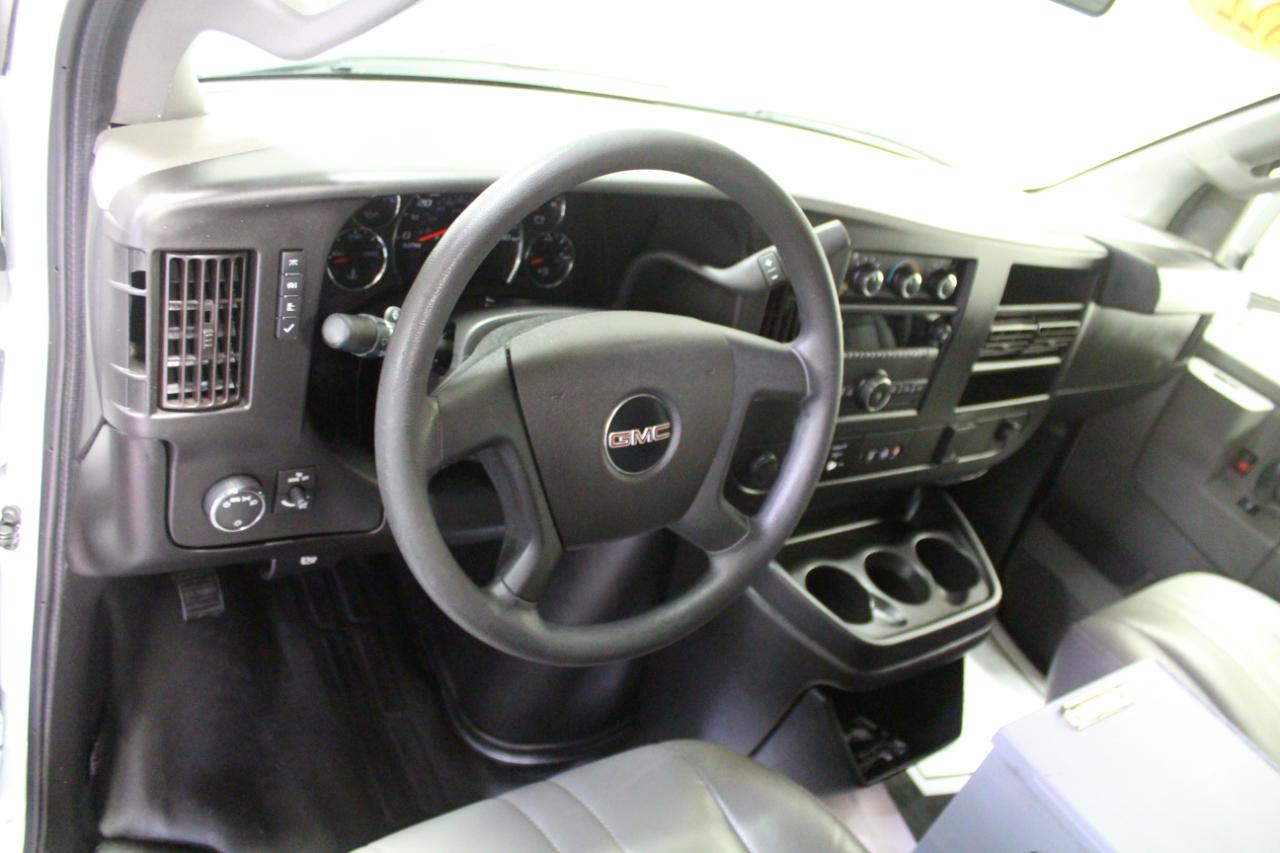 GMC Savana Cargo Van RWD 2500 135" 2022