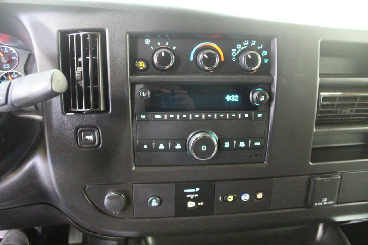GMC Savana Cargo Van RWD 2500 135" 2022