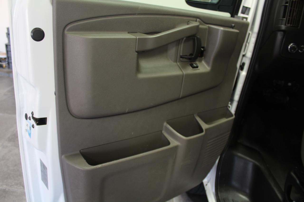 GMC Savana Cargo Van RWD 2500 135" 2022