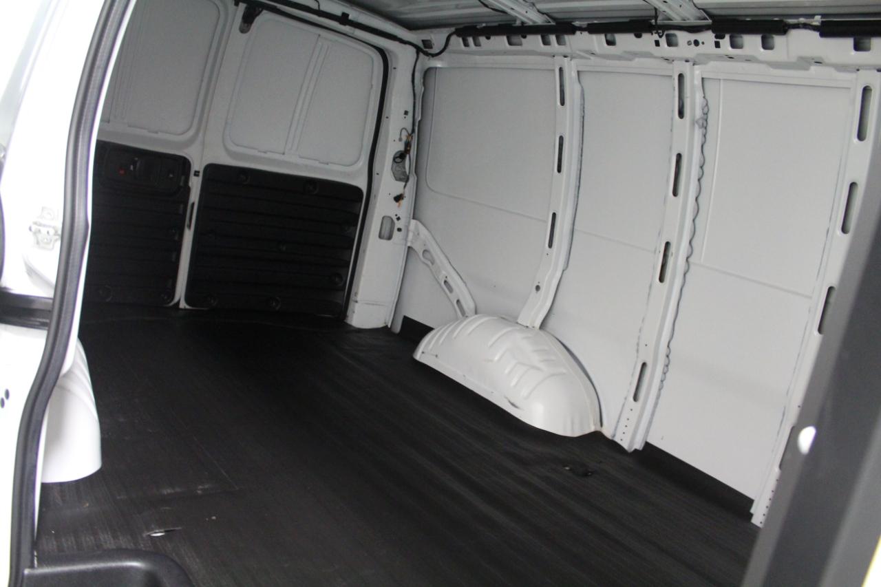 GMC Savana Cargo Van RWD 2500 135" 2022