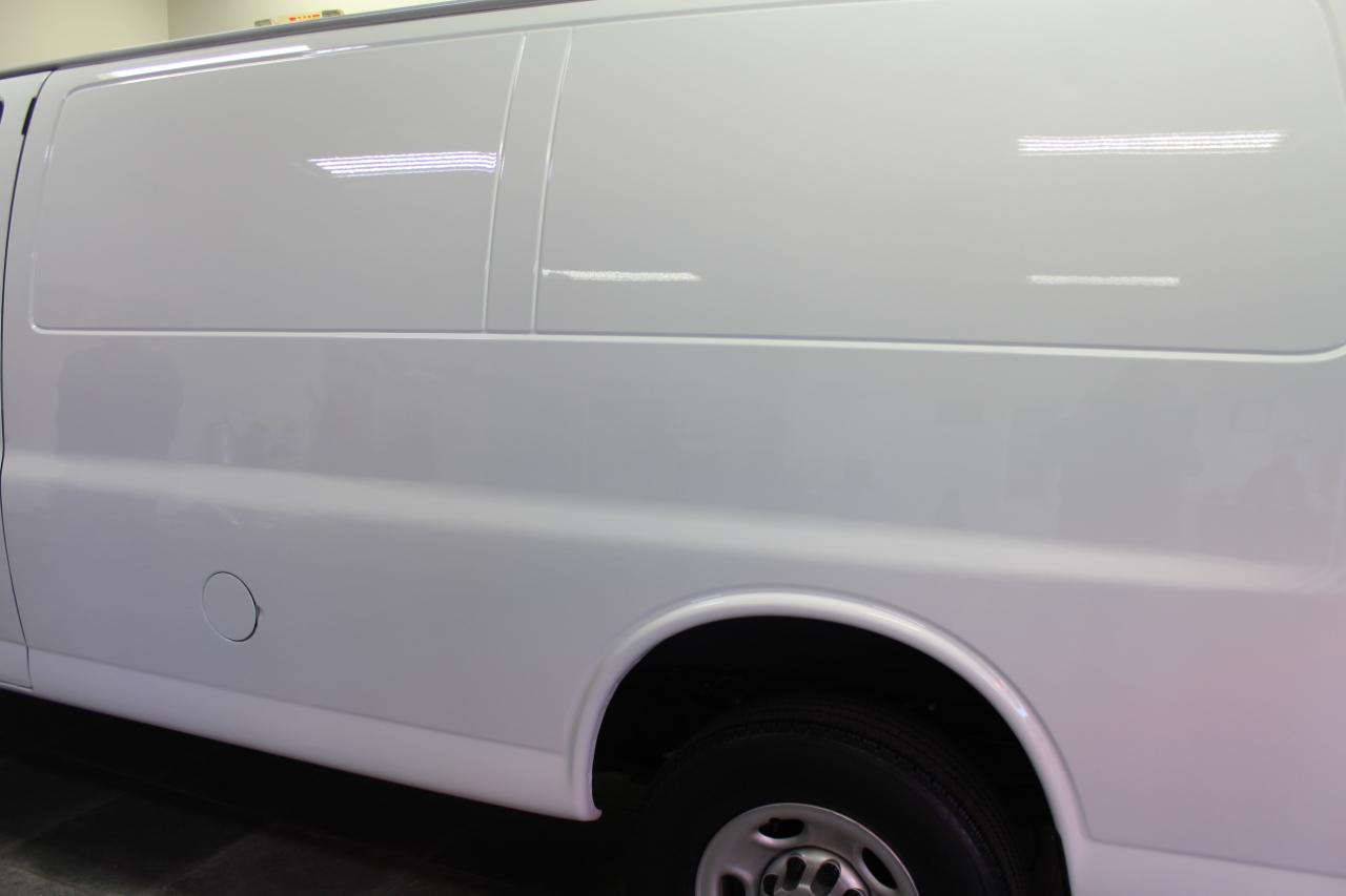 GMC Savana Cargo Van RWD 2500 135" 2022