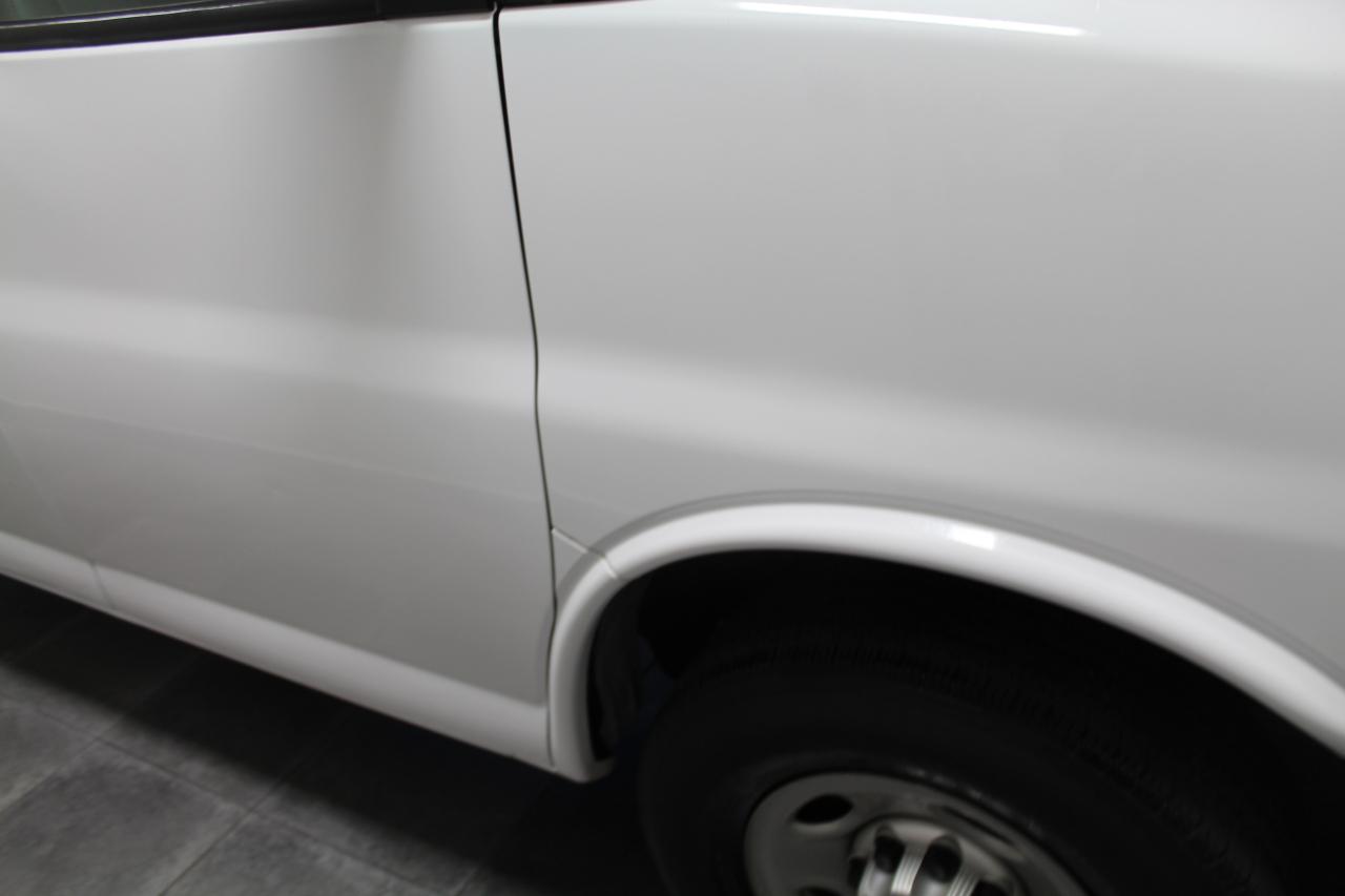 GMC Savana Cargo Van RWD 2500 135" 2022