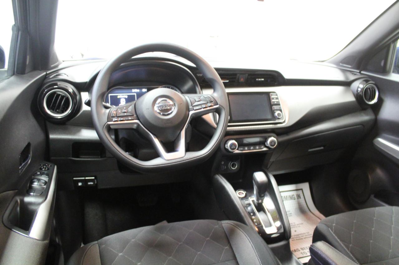 Nissan Kicks SV FWD 2020