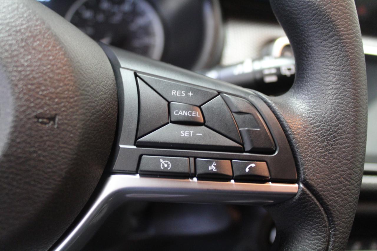 Nissan Kicks SV FWD 2020