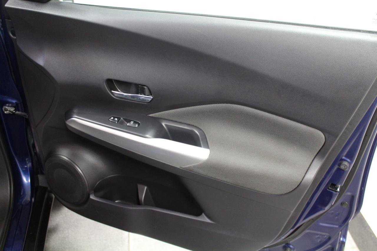 Nissan Kicks SV FWD 2020
