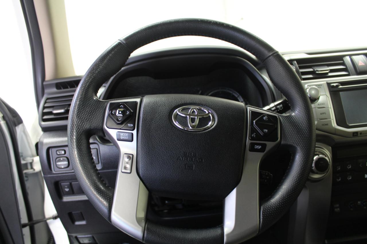 Toyota 4Runner Limited 4WD (Natl) 2017