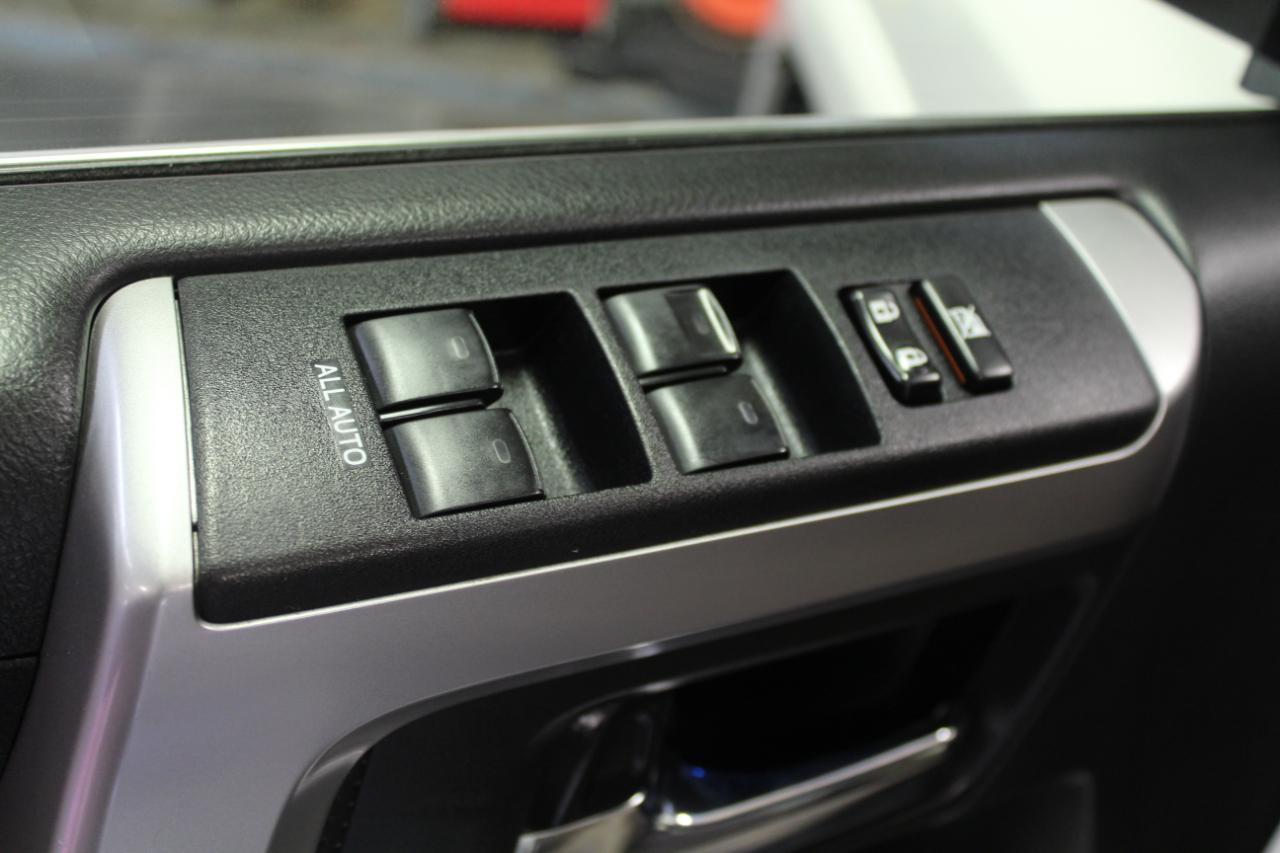 Toyota 4Runner Limited 4WD (Natl) 2017