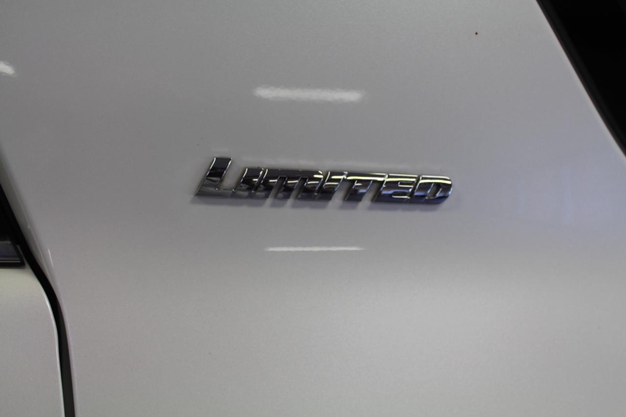 Toyota 4Runner Limited 4WD (Natl) 2017