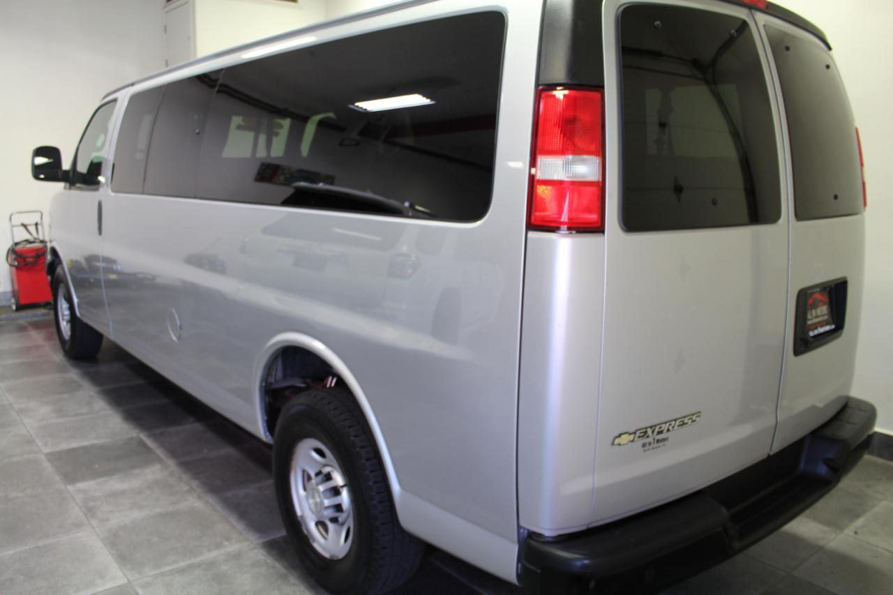 Chevrolet Express Passenger RWD 3500 155" LS 2020