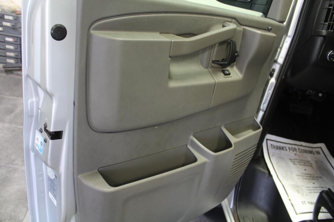 Chevrolet Express Passenger RWD 3500 155" LS 2020