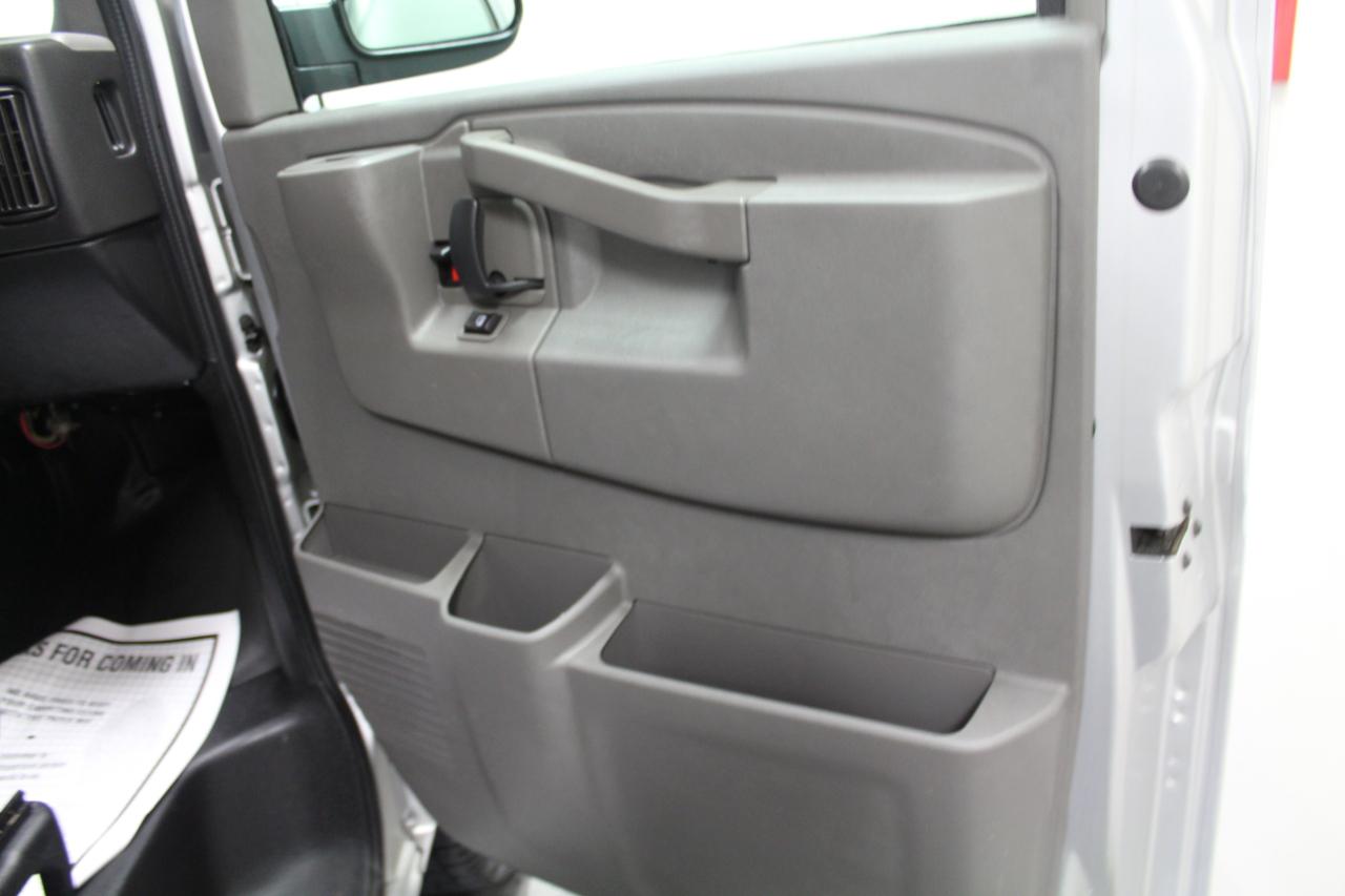 Chevrolet Express Passenger RWD 3500 155" LS 2020
