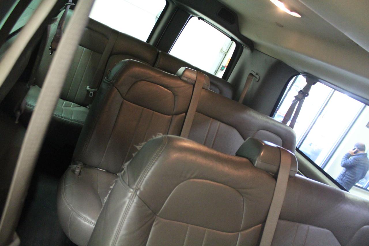 Chevrolet Express Passenger RWD 3500 155" LS 2020