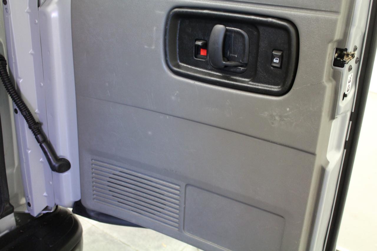 Chevrolet Express Passenger RWD 3500 155" LS 2020