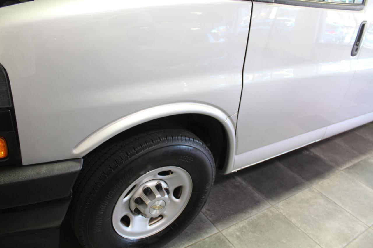 Chevrolet Express Passenger RWD 3500 155" LS 2020