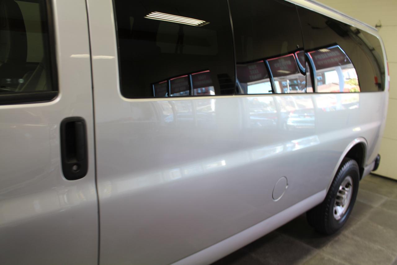 Chevrolet Express Passenger RWD 3500 155" LS 2020