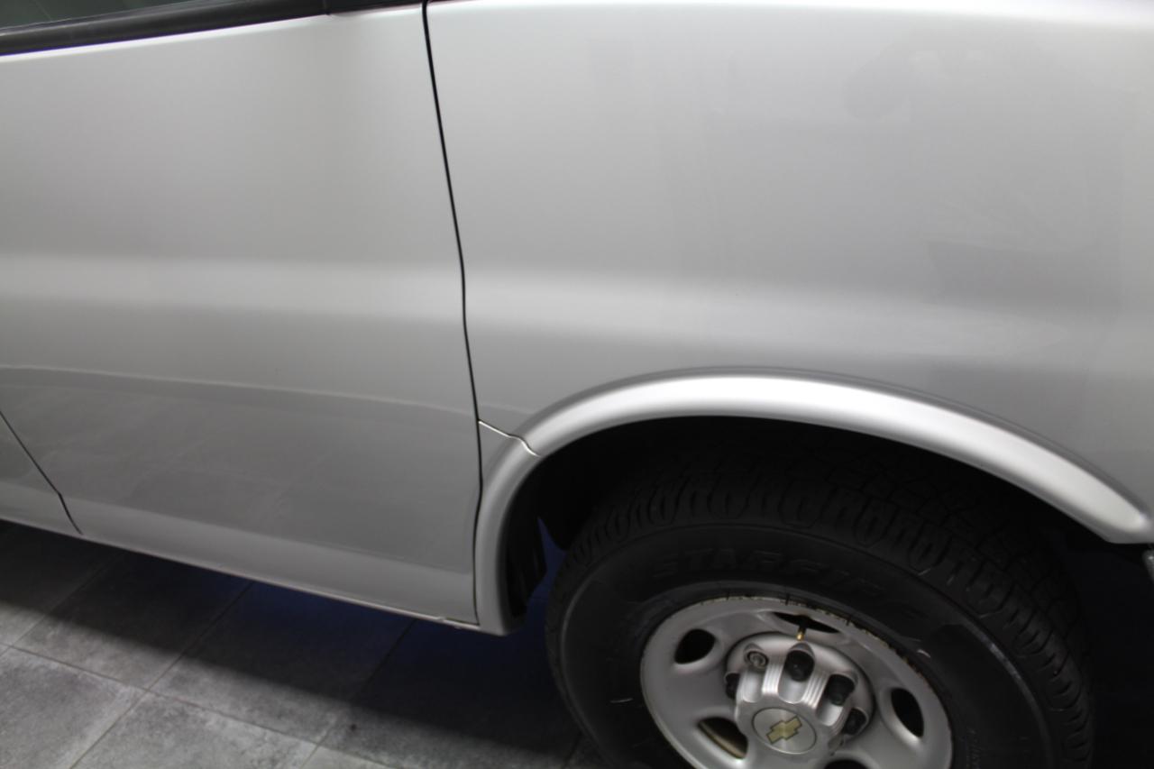 Chevrolet Express Passenger RWD 3500 155" LS 2020