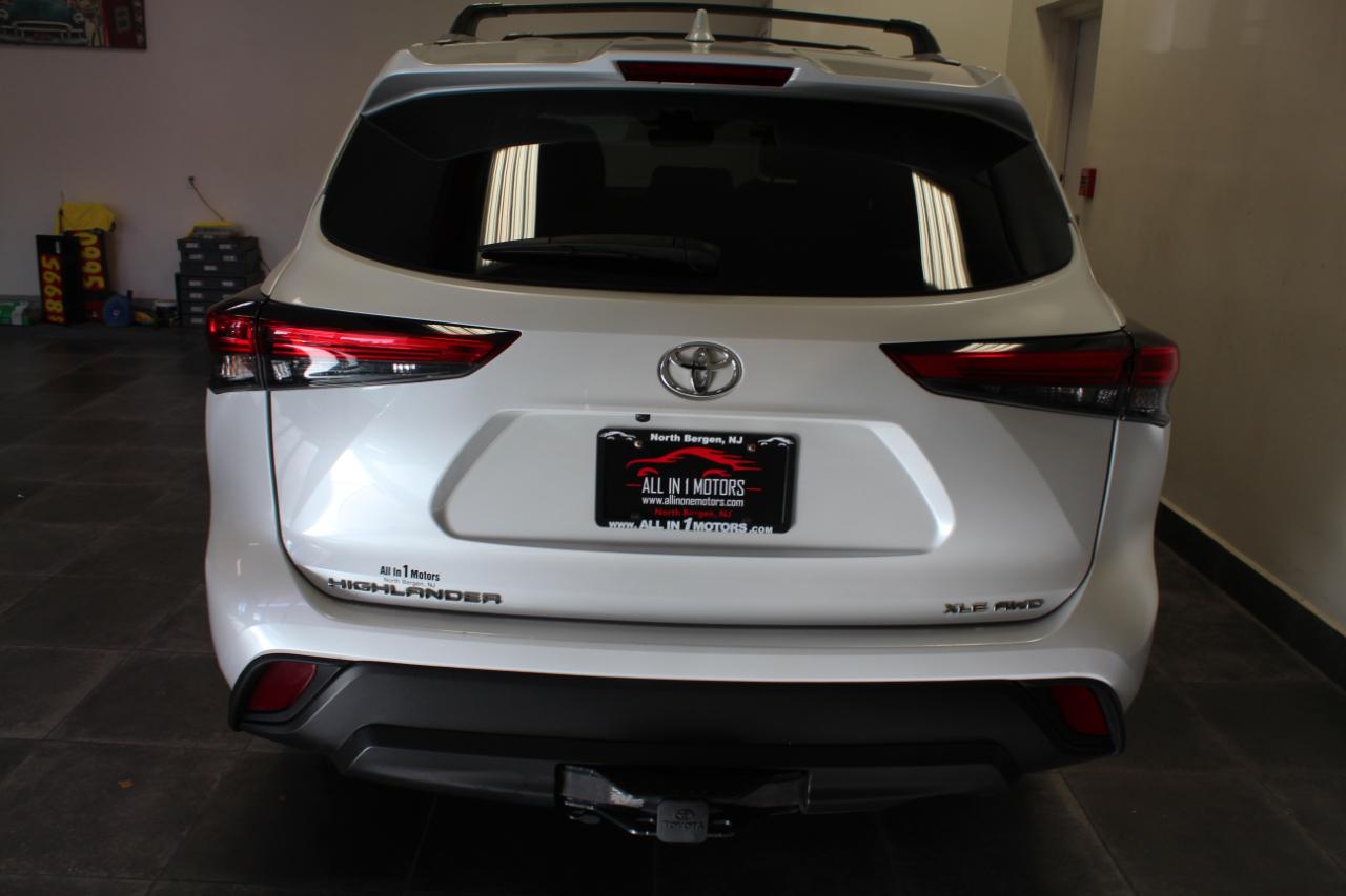 Toyota Highlander XLE AWD (Natl) 2022