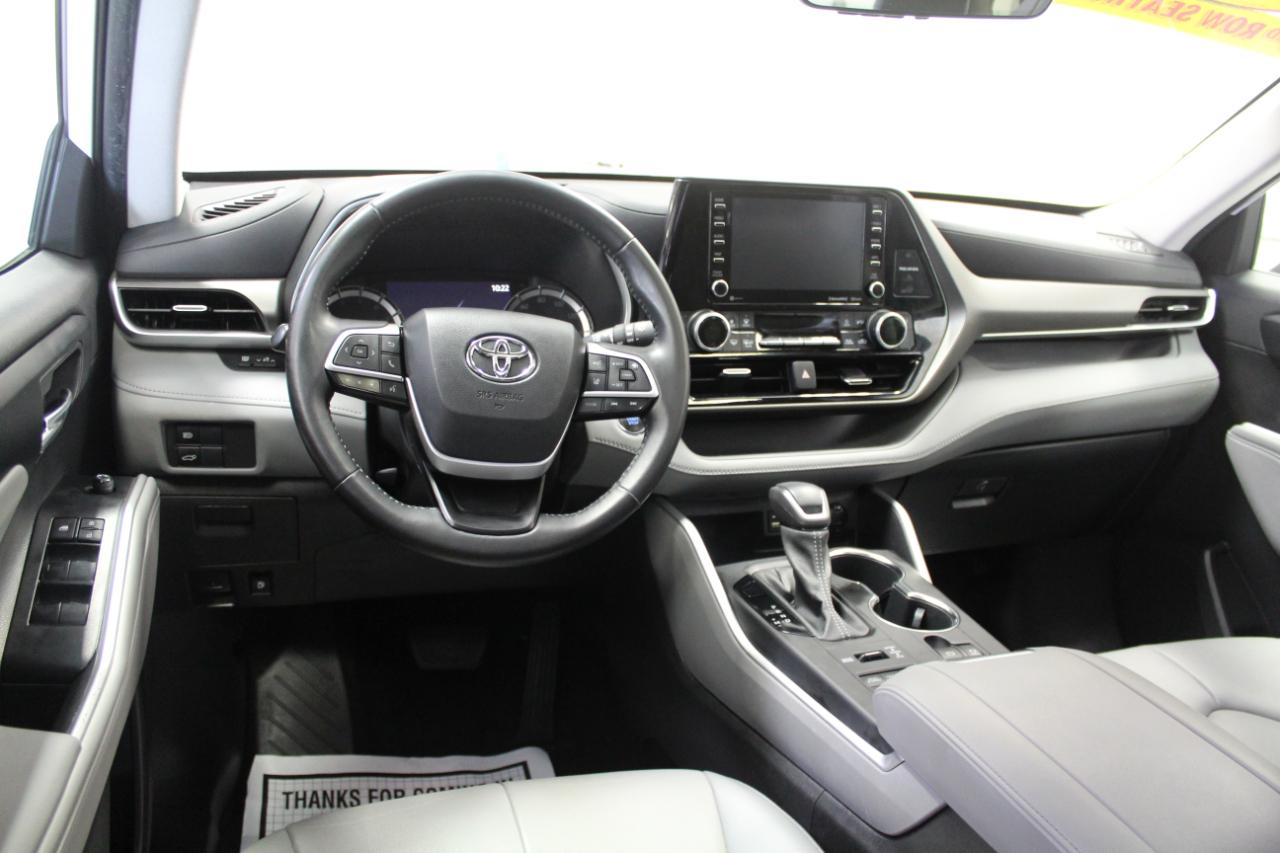 Toyota Highlander XLE AWD (Natl) 2022