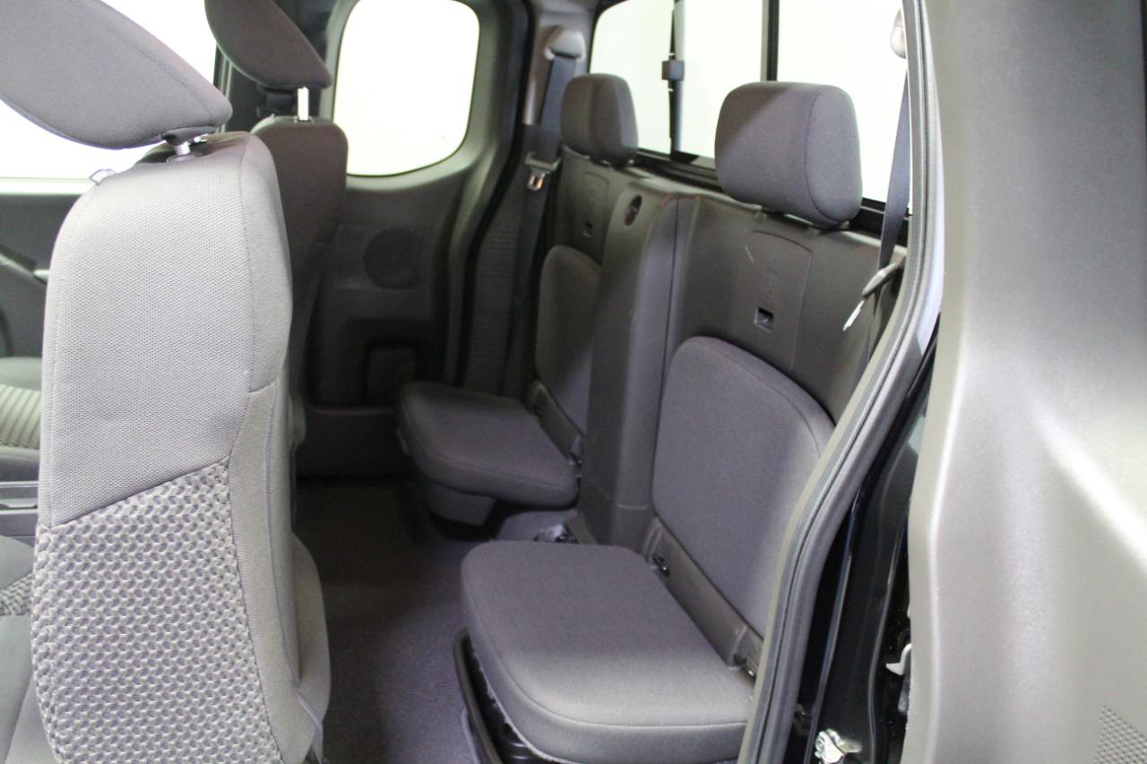 Nissan Frontier King Cab 4x4 SV Auto 2021