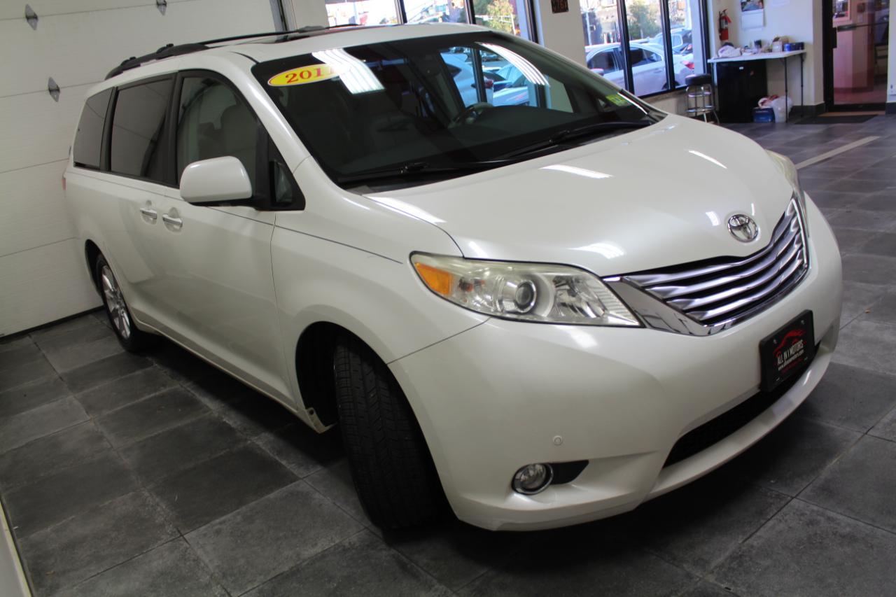 Toyota Sienna 5dr 7-Pass Van V6 Ltd AWD (Natl) 2011