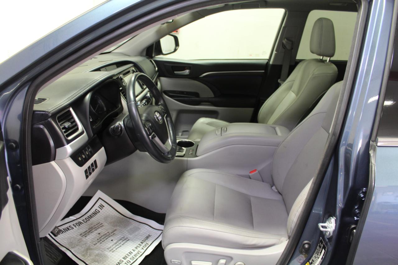 Toyota Highlander AWD 4dr V6 Limited Platinum (Natl) 2016