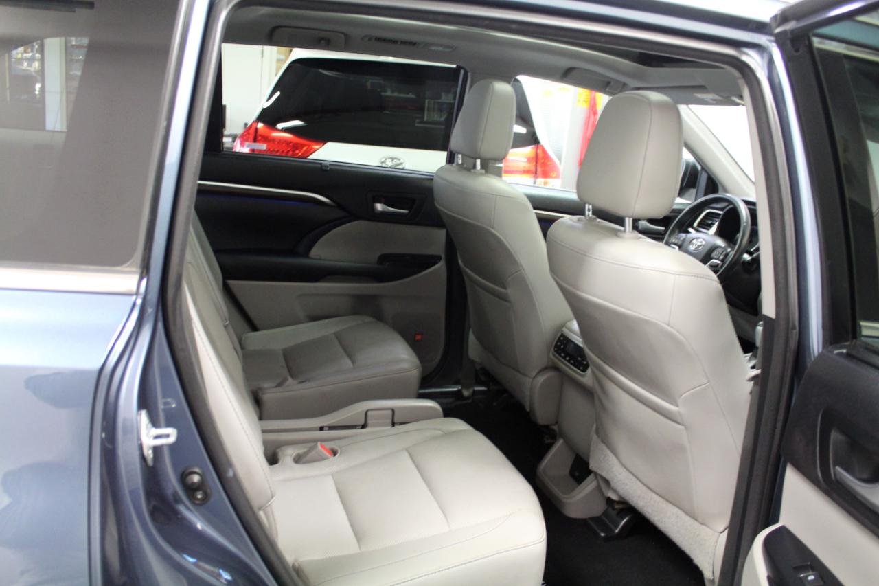 Toyota Highlander AWD 4dr V6 Limited Platinum (Natl) 2016