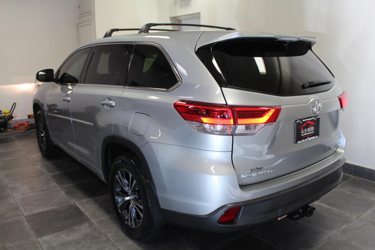 Toyota Highlander LE V6 AWD (Natl) 2018