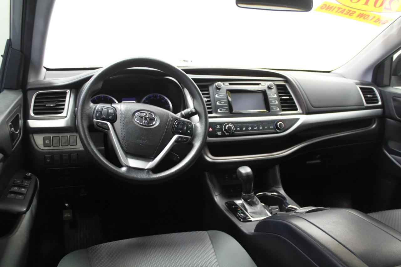 Toyota Highlander LE V6 AWD (Natl) 2018