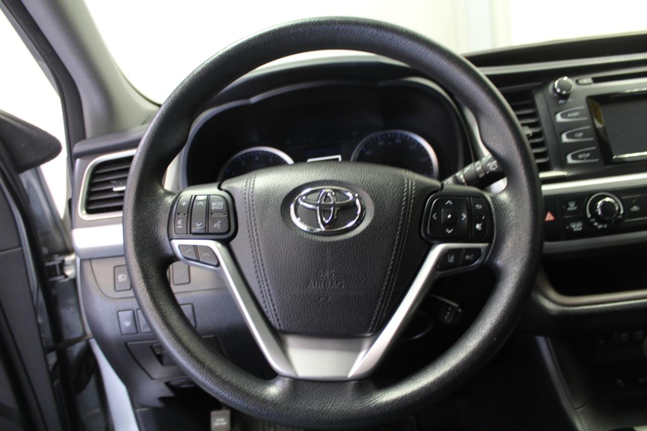Toyota Highlander LE V6 AWD (Natl) 2018