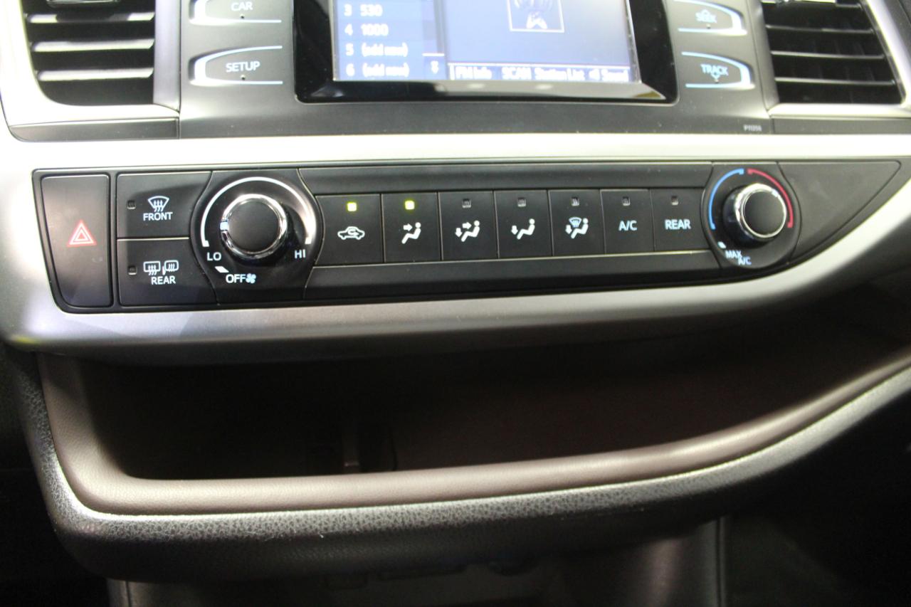 Toyota Highlander LE V6 AWD (Natl) 2018