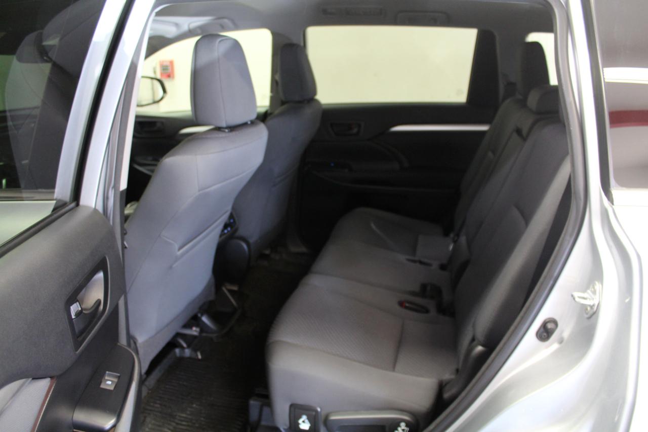 Toyota Highlander LE V6 AWD (Natl) 2018
