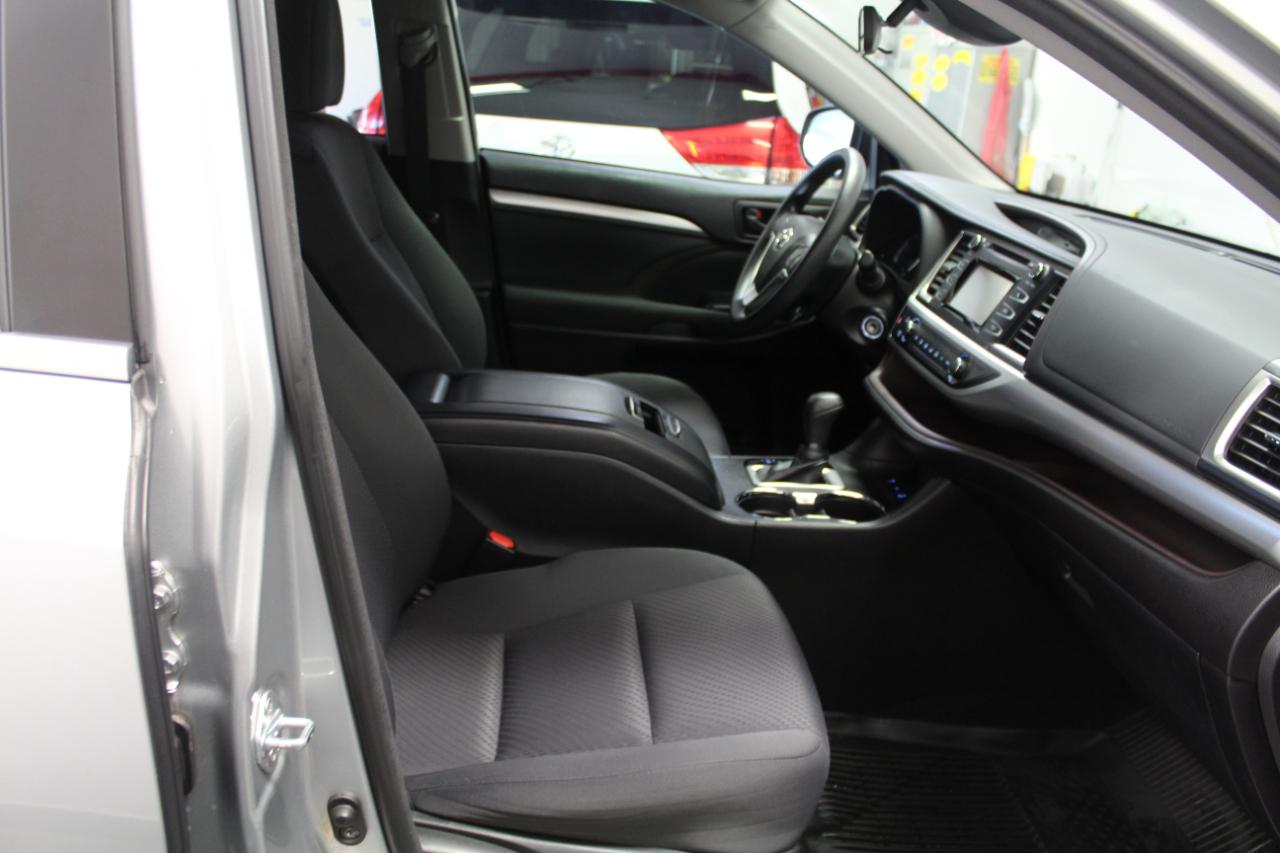 Toyota Highlander LE V6 AWD (Natl) 2018