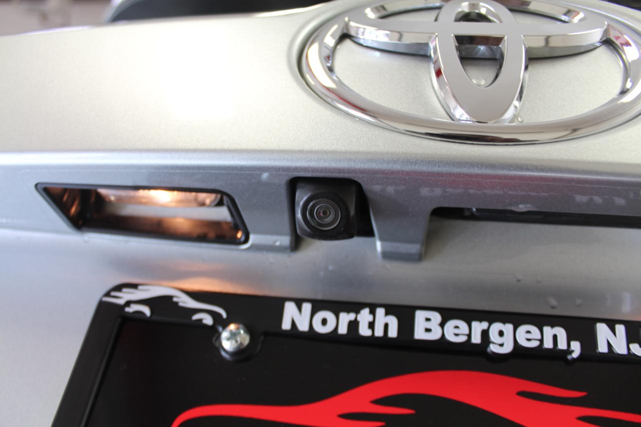 Toyota Highlander LE V6 AWD (Natl) 2018