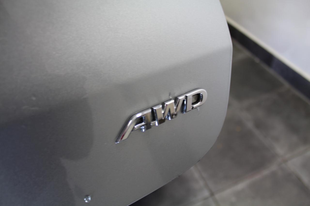 Toyota Highlander LE V6 AWD (Natl) 2018