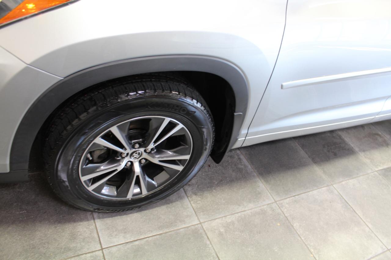 Toyota Highlander LE V6 AWD (Natl) 2018