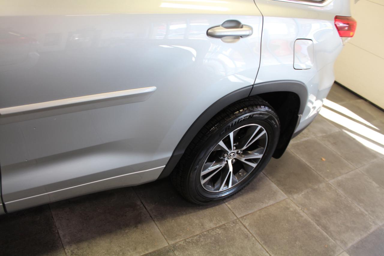 Toyota Highlander LE V6 AWD (Natl) 2018