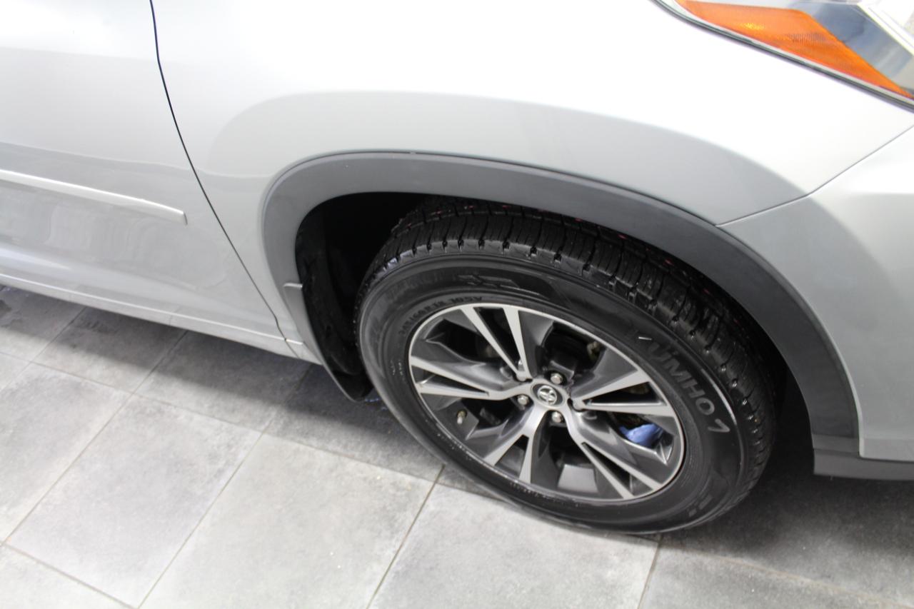 Toyota Highlander LE V6 AWD (Natl) 2018