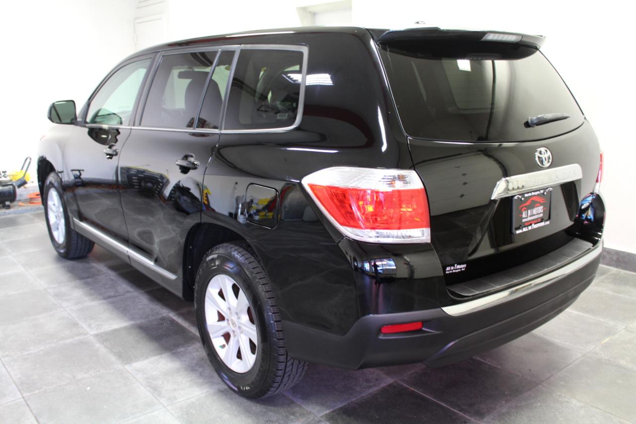 Toyota Highlander 4WD 4dr V6 (Natl) 2012