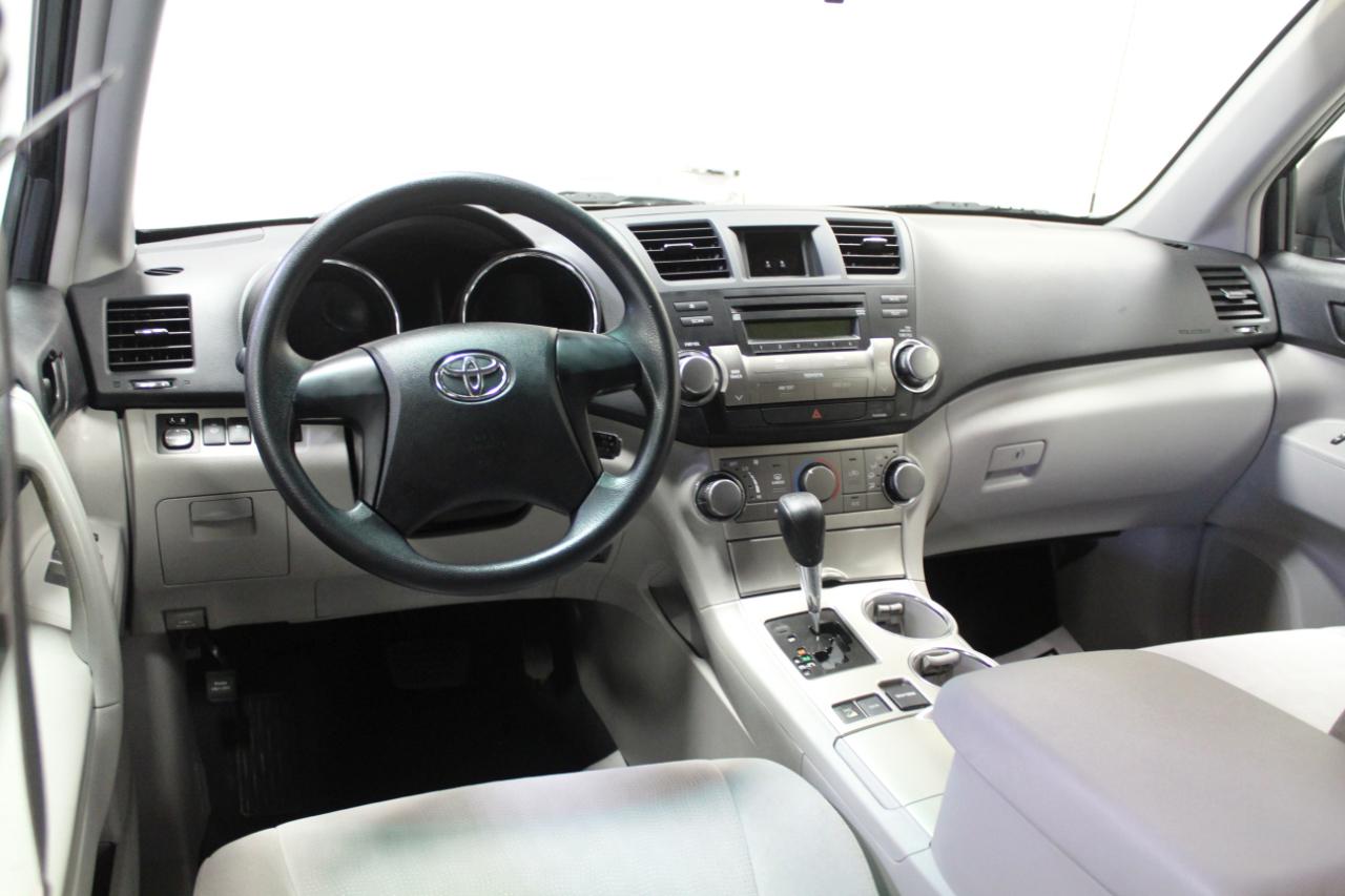 Toyota Highlander 4WD 4dr V6 (Natl) 2012